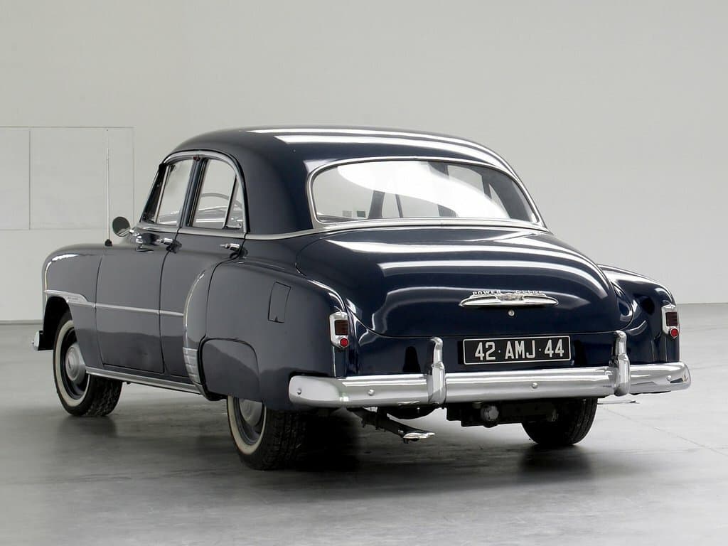 Chevrolet Deluxe II — 3/4 arxadan