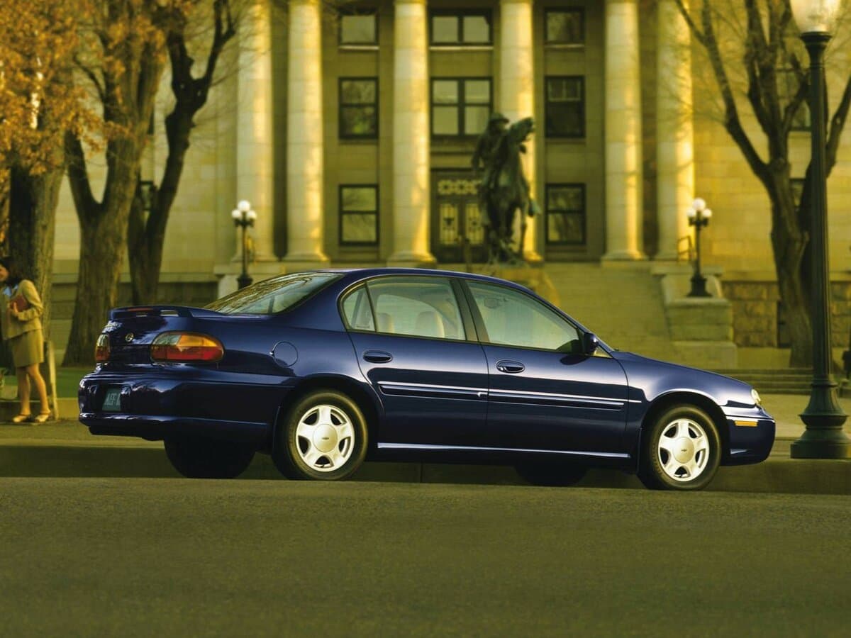 Chevrolet Malibu V — 3/4 arxadan