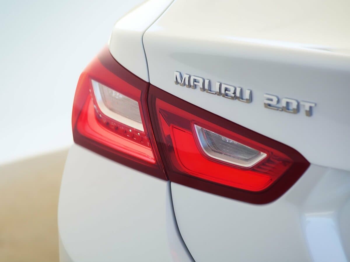Chevrolet Malibu IX — Detal