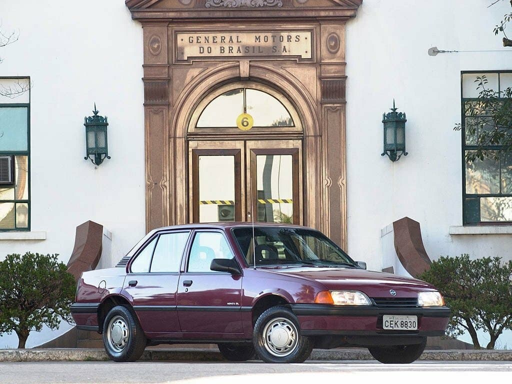 Chevrolet Monza I — Öndən