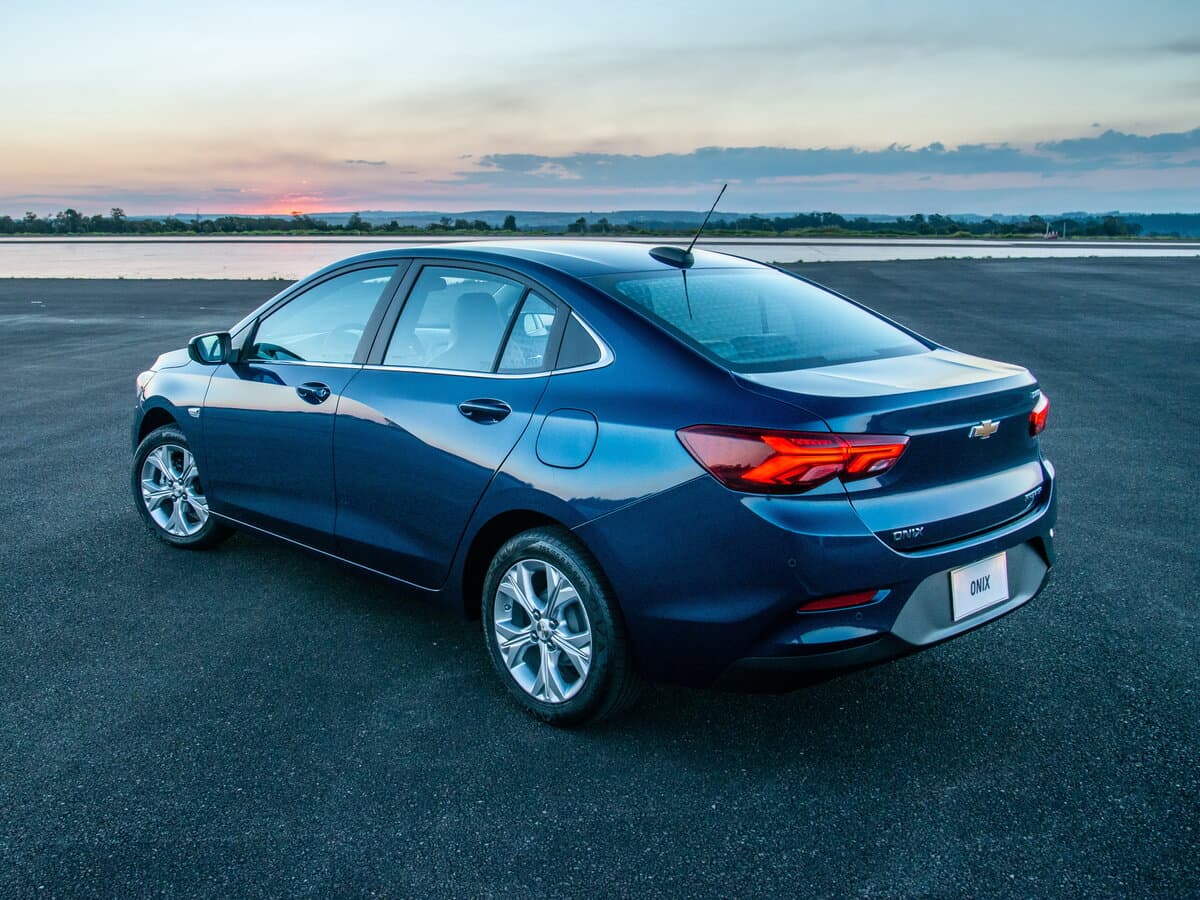 Chevrolet Onix II — 3/4 arxadan