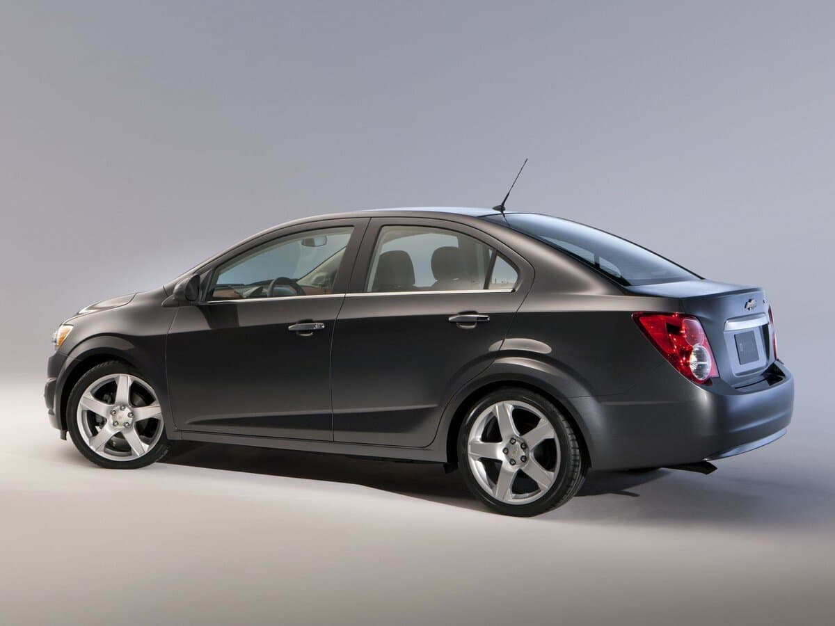 Chevrolet Sonic I — 3/4 arxadan