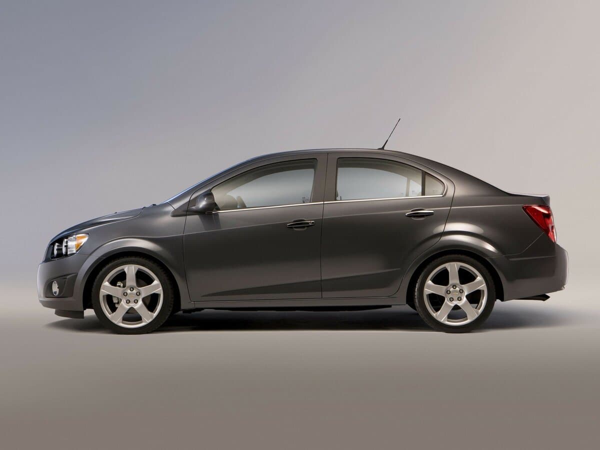 Chevrolet Sonic I — Yandan