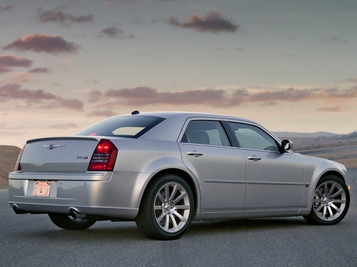 Chrysler 300C I — 3/4 arxadan