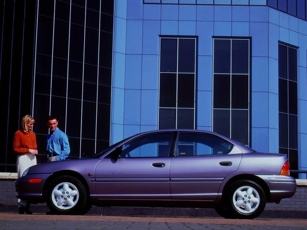 Chrysler Neon I — Yandan