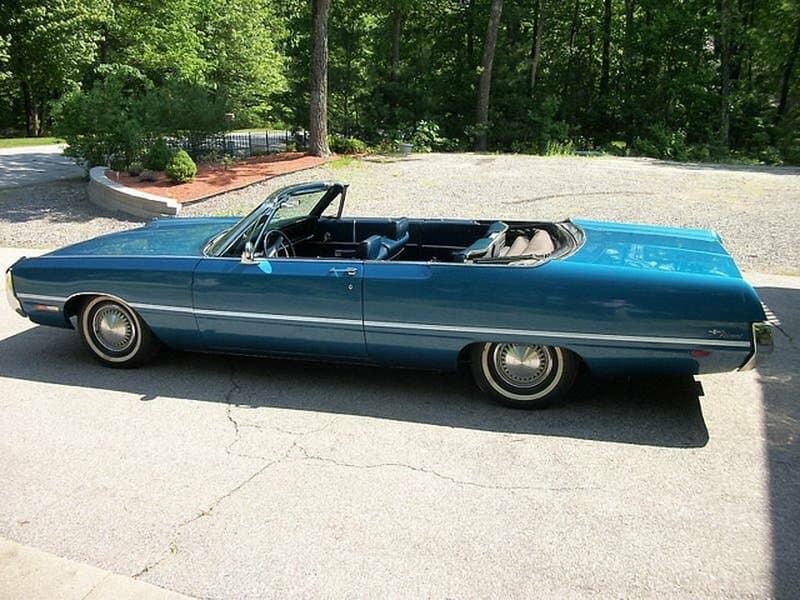 Chrysler Newport V — Yandan