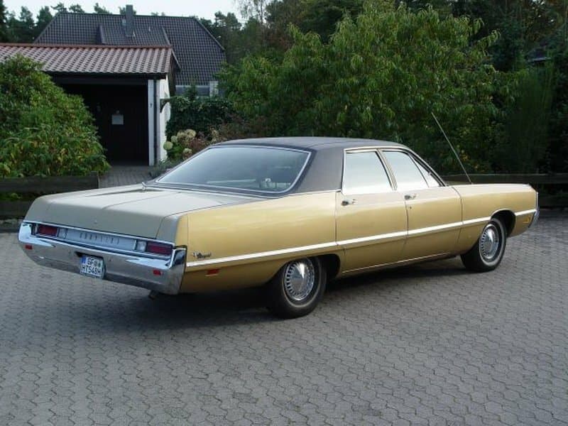 Chrysler Newport V — 3/4 arxadan