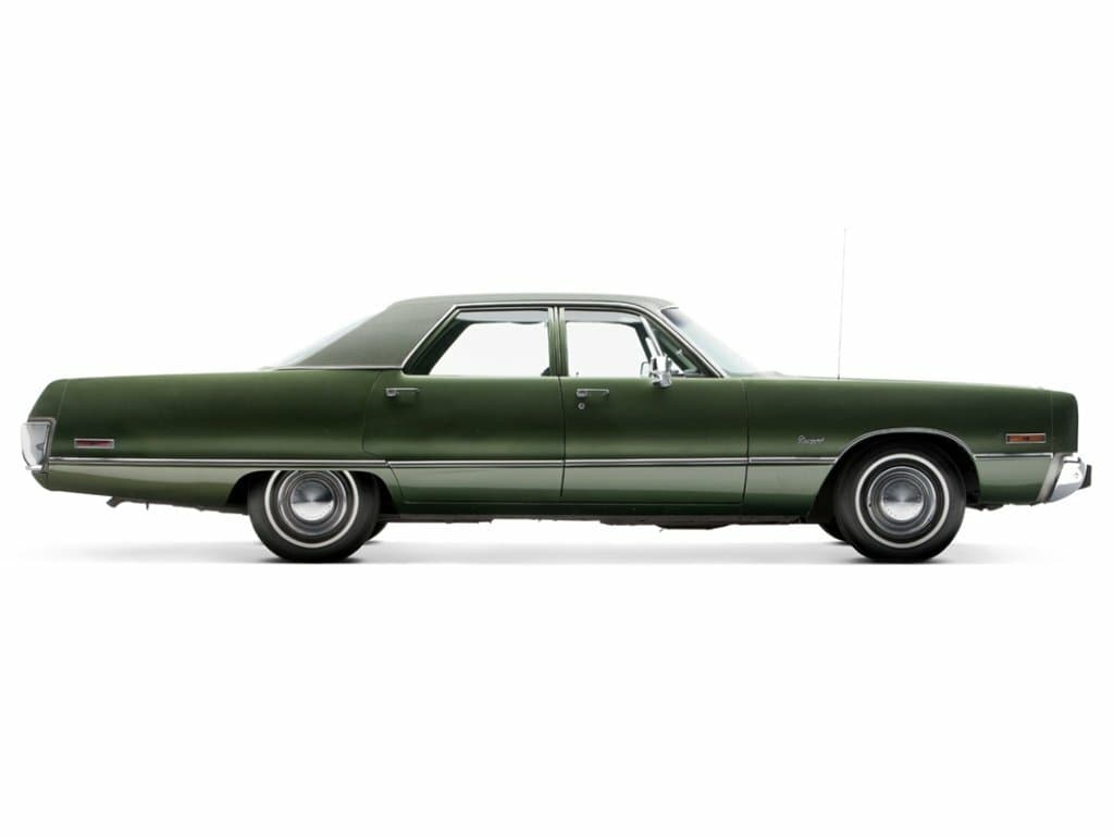 Chrysler Newport VI — yandan görünüş