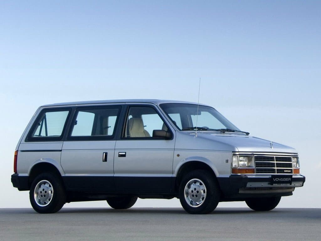 Chrysler Voyager I — Yandan