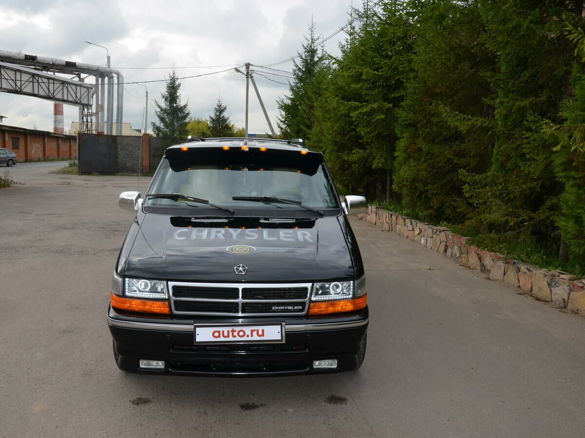 Chrysler Voyager II — Öndən