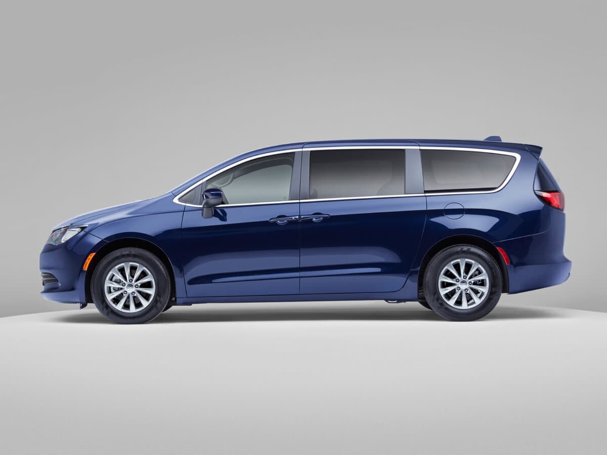 Chrysler Voyager VI — Yandan