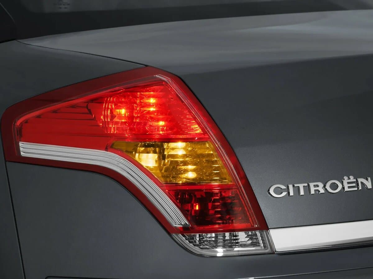 Citroen C4 I — Detal
