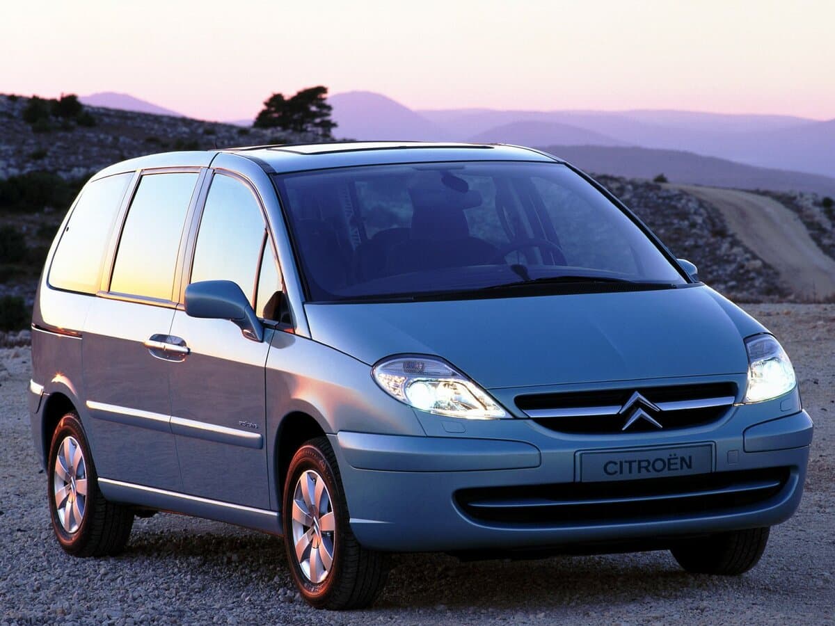 Citroen C8 I — Öndən