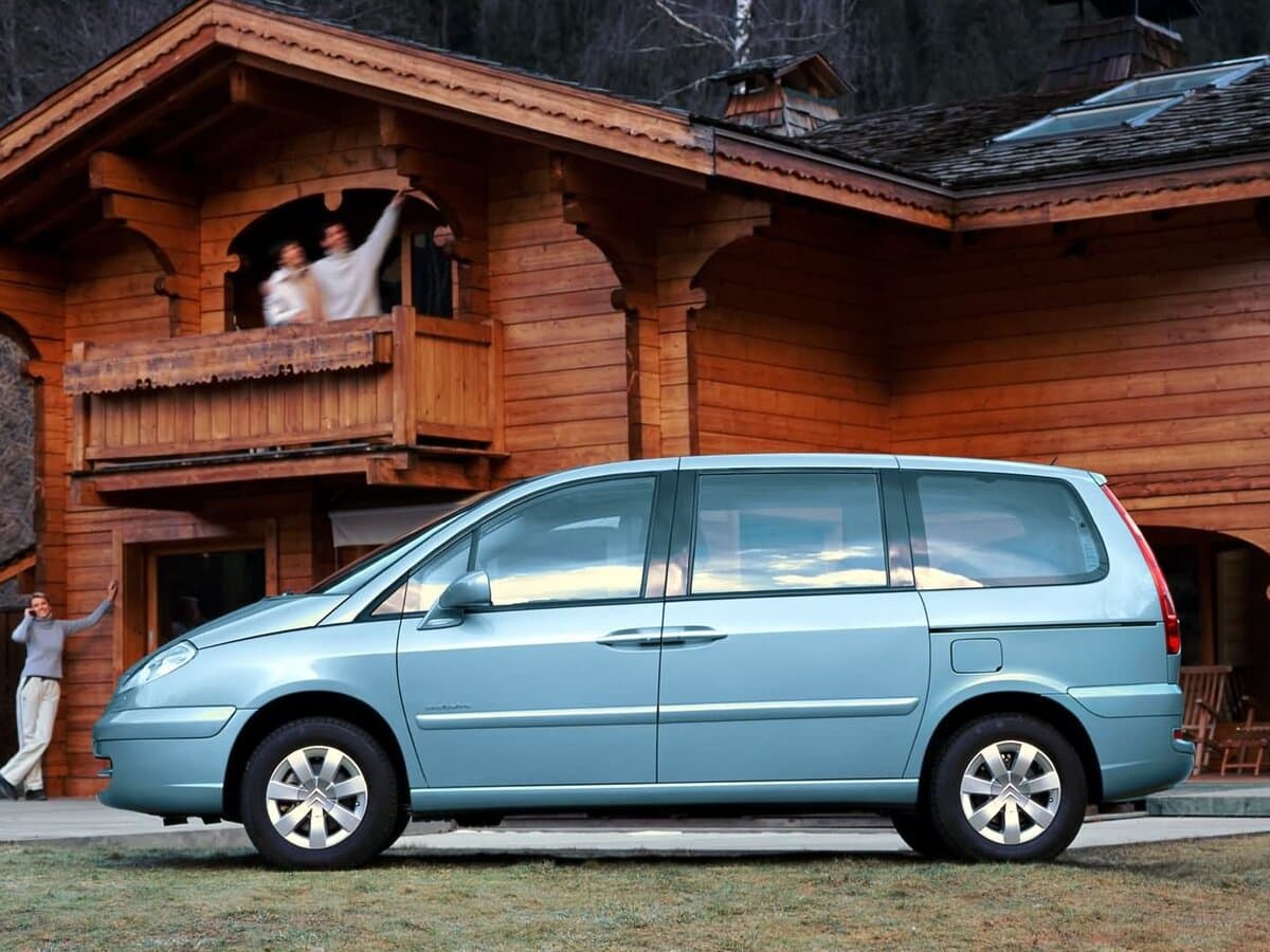 Citroen C8 I — Yandan
