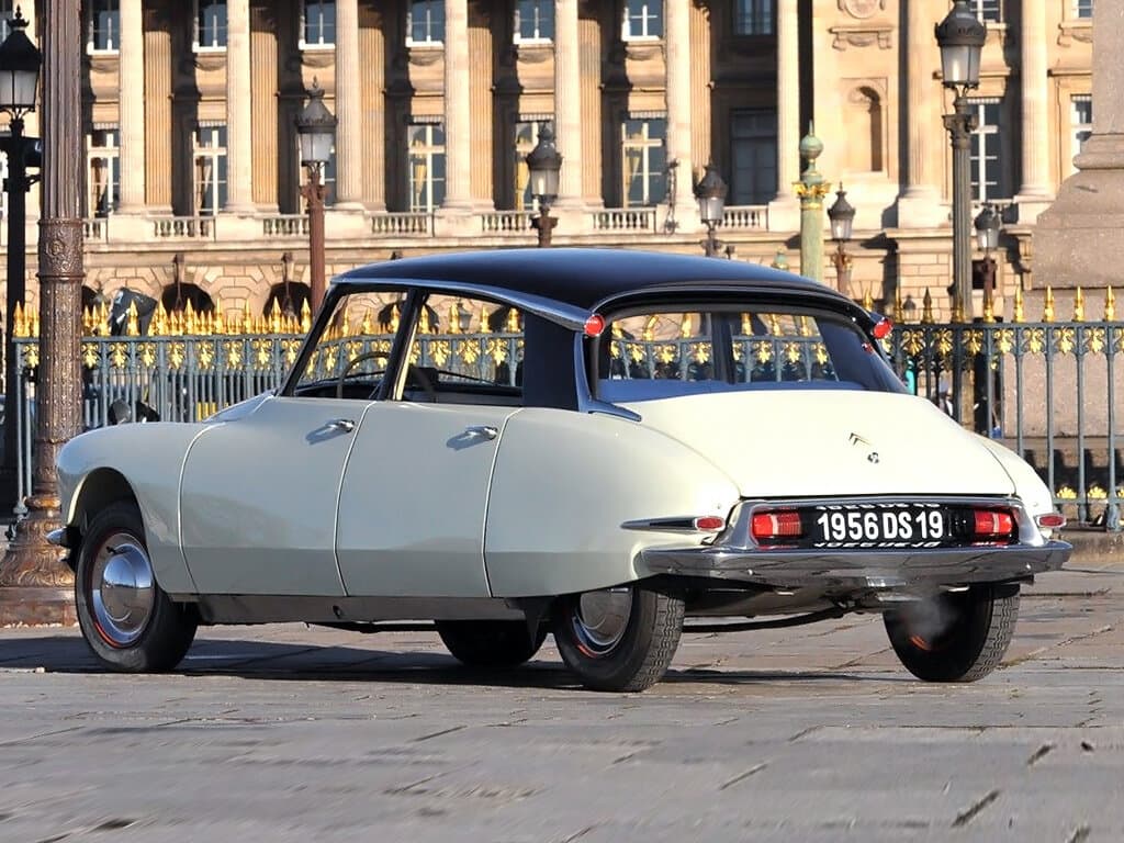 Citroen DS I — 3/4 arxadan
