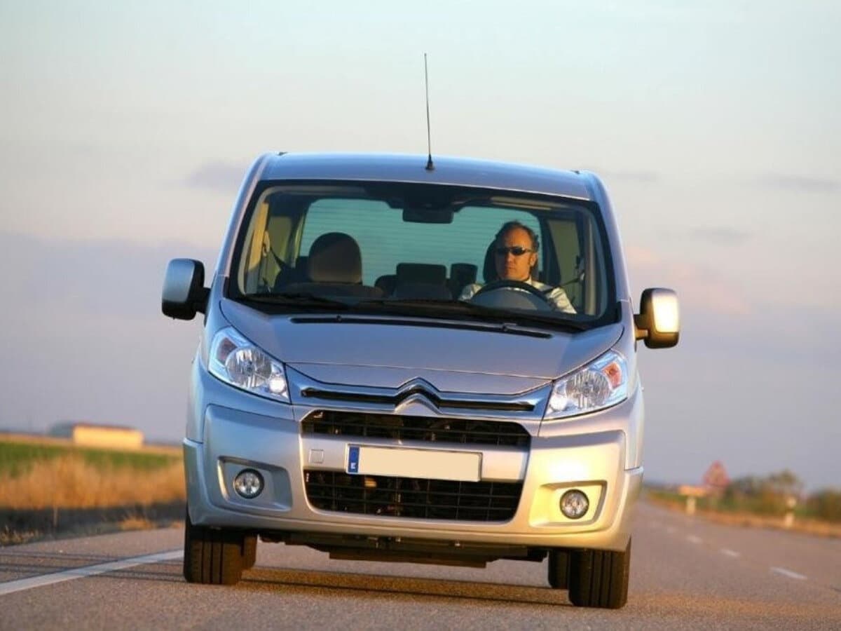 Citroen Jumpy II — Öndən