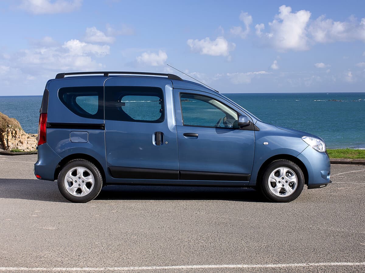 Dacia Dokker I — Yandan
