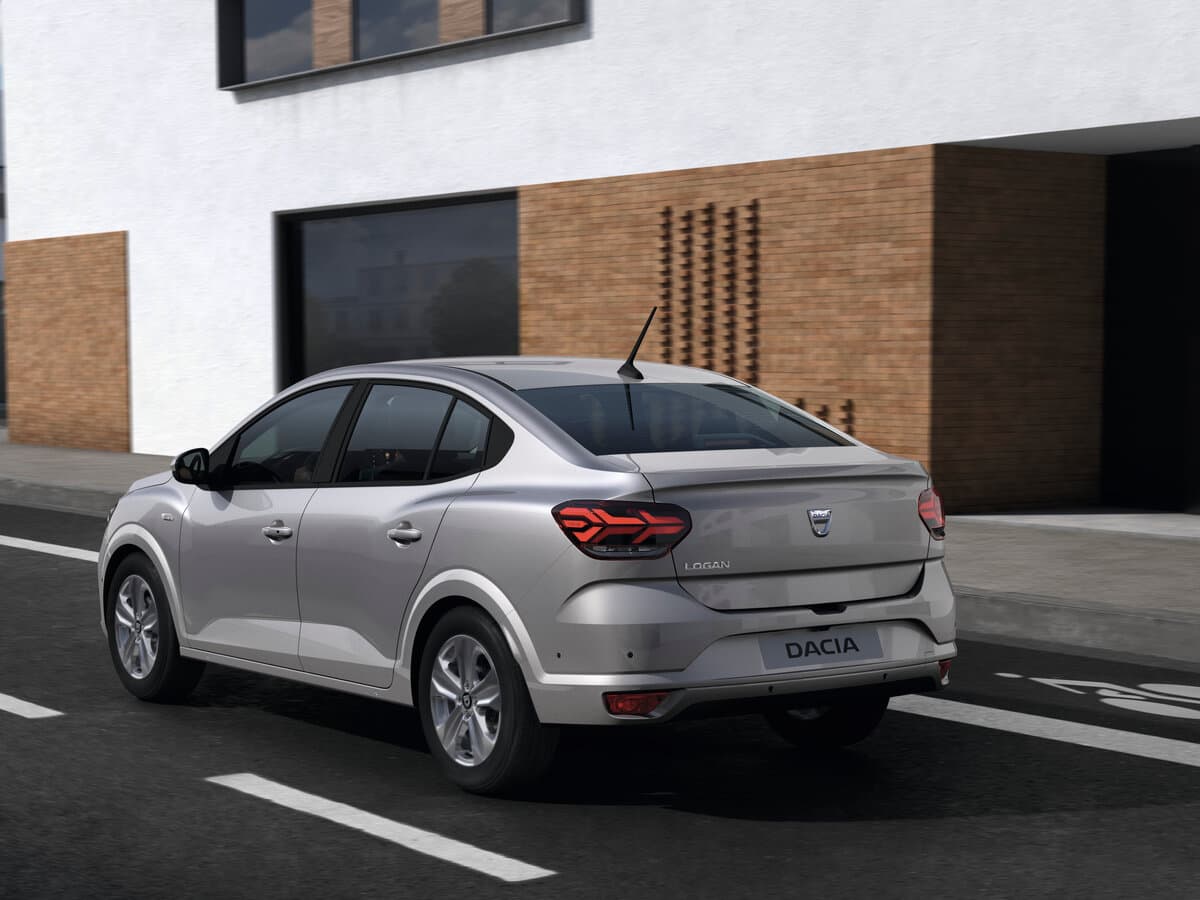 Dacia Logan III — 3/4 arxadan