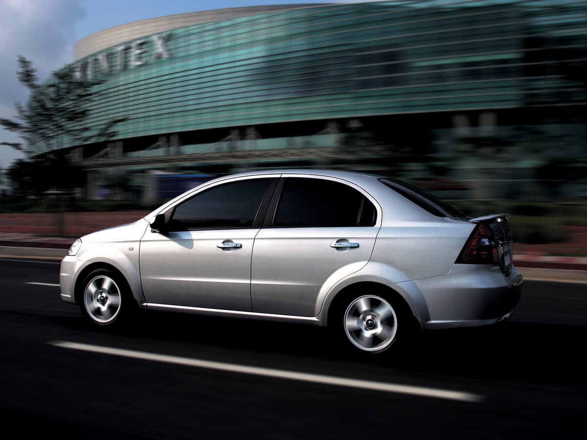 Daewoo Gentra I — 3/4 arxadan