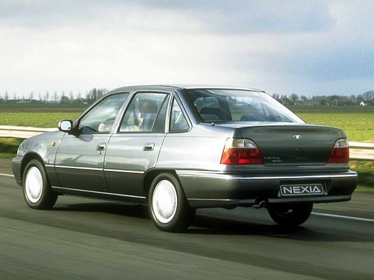 Daewoo Nexia I — 3/4 arxadan