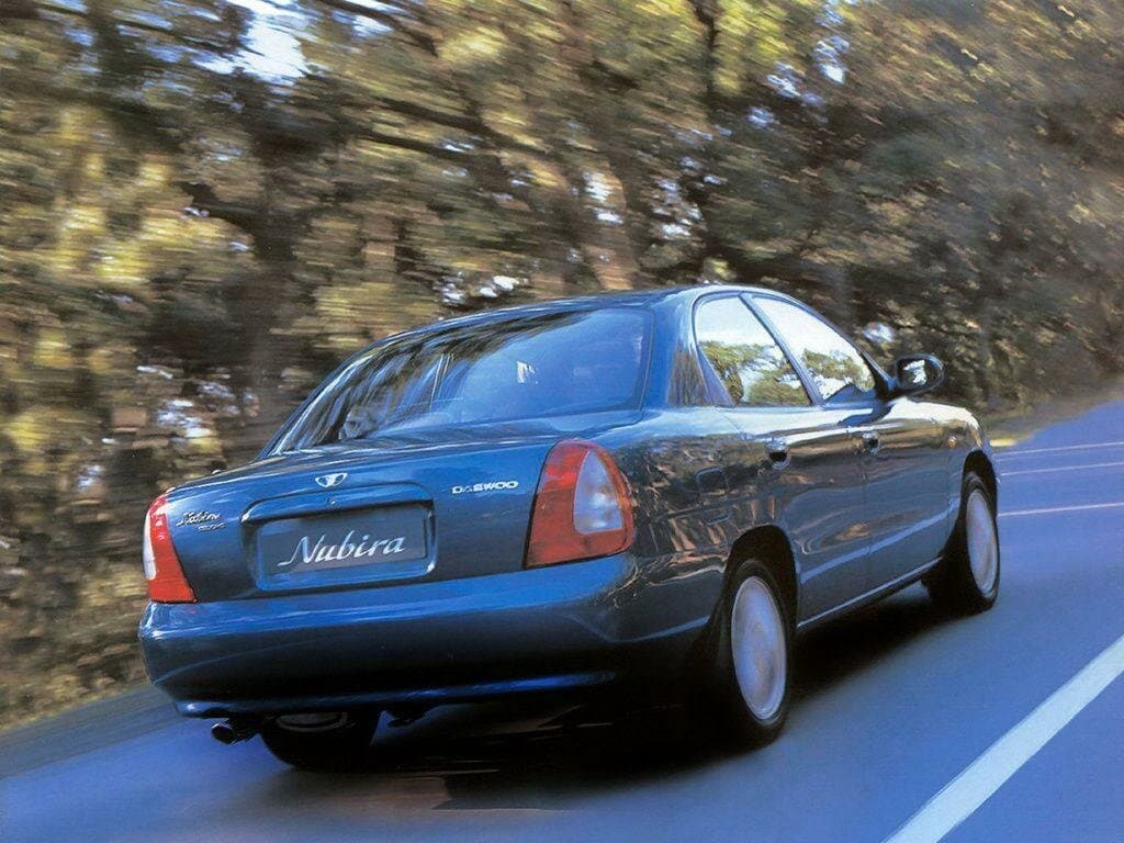 Daewoo Nubira I — 3/4 arxadan