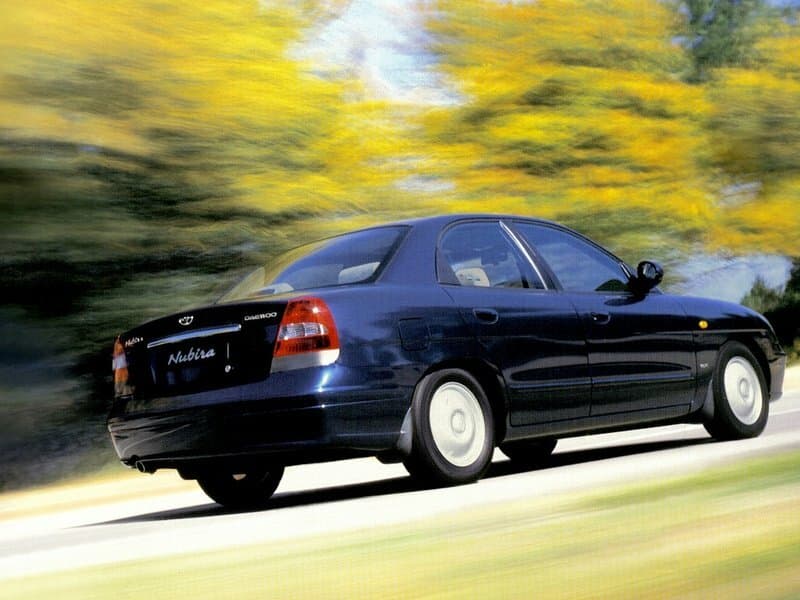 Daewoo Nubira II — 3/4 arxadan