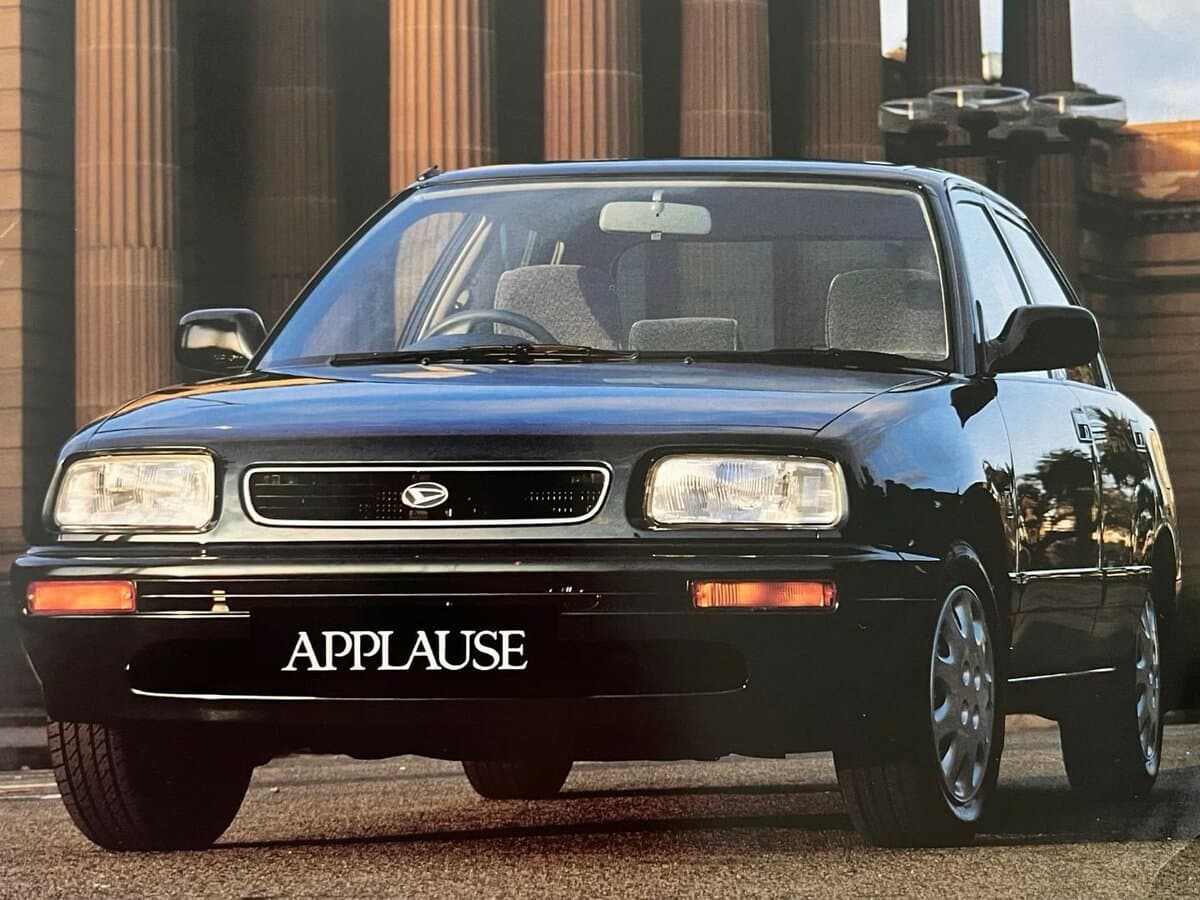 Daihatsu Applause I — Öndən