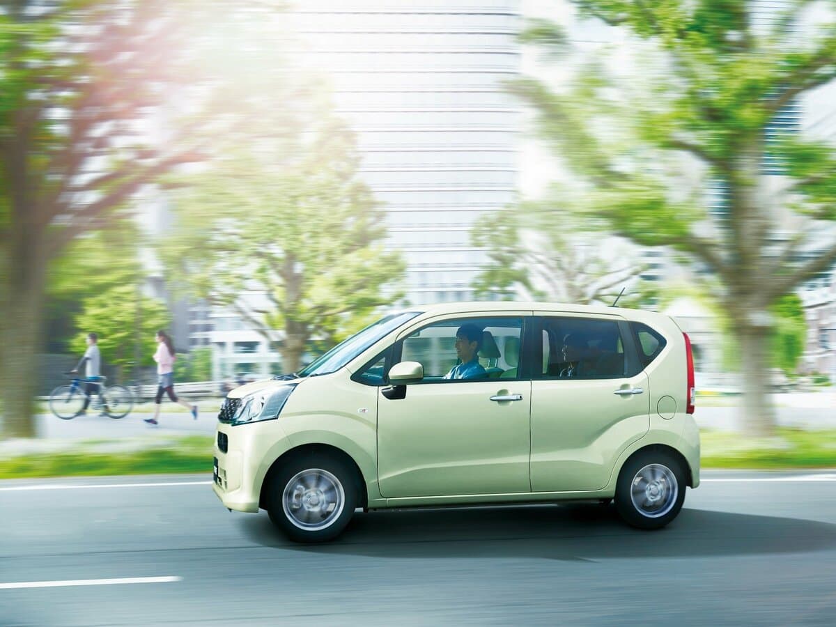 Daihatsu Move VI — Yandan