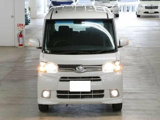 Daihatsu Tanto II — Öndən