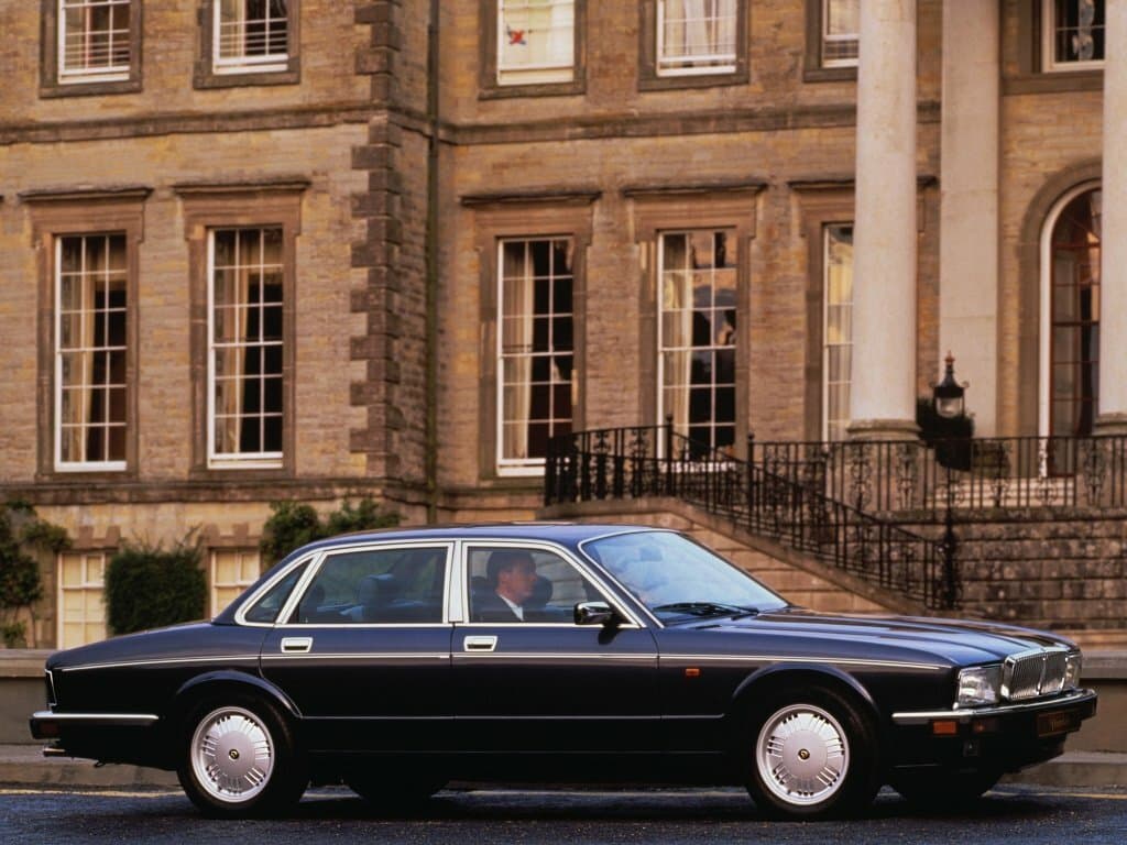Daimler XJ40 1986 – 1994 — Yandan