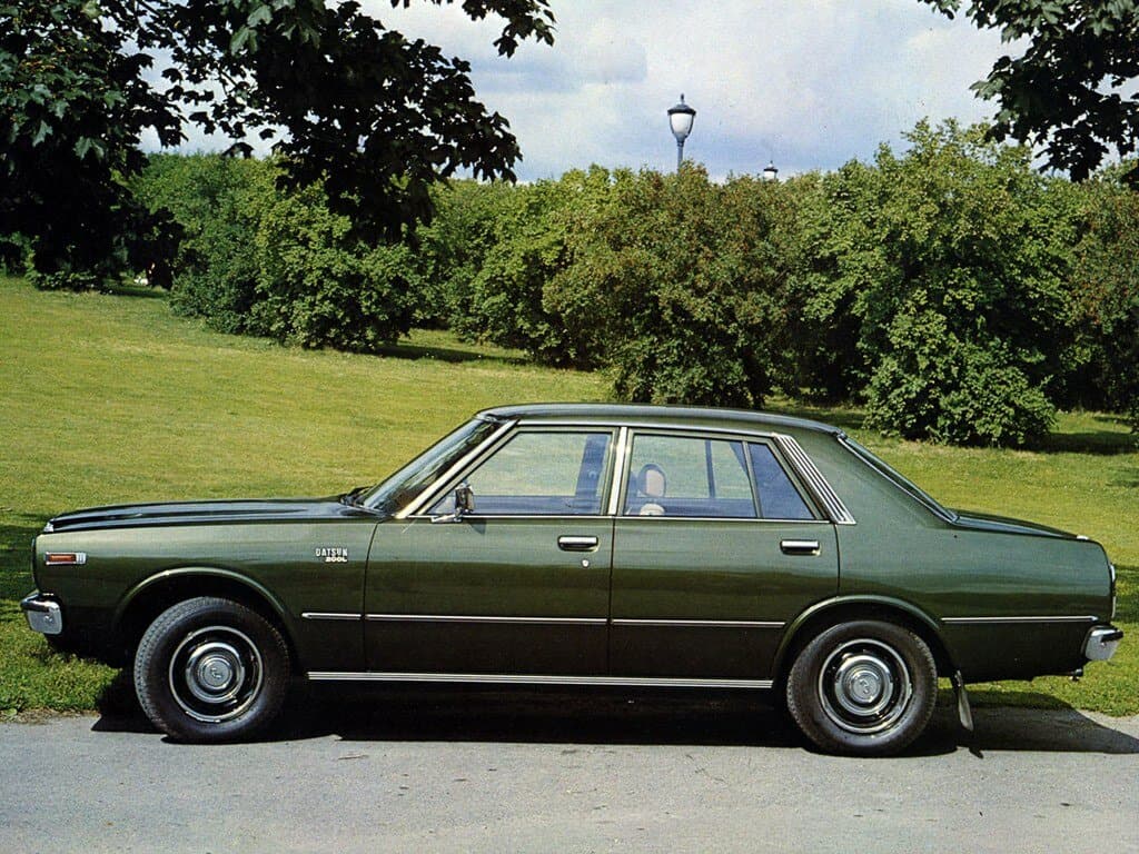 Datsun Laurel III — Yandan