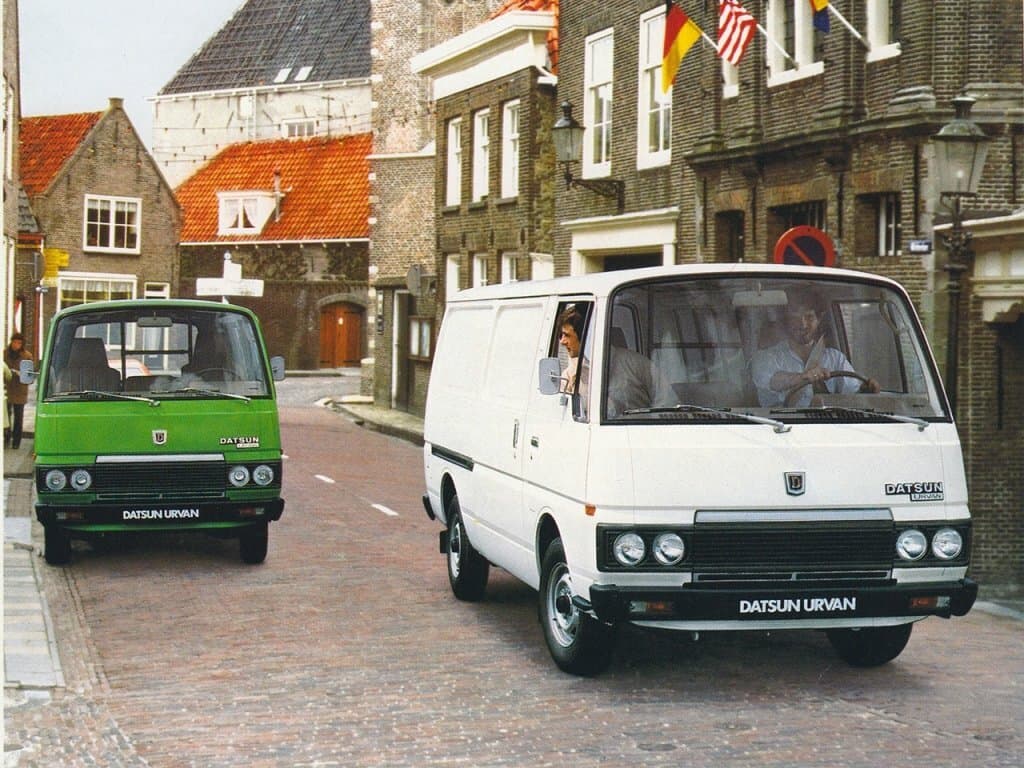 Datsun Urvan E23 — Öndən