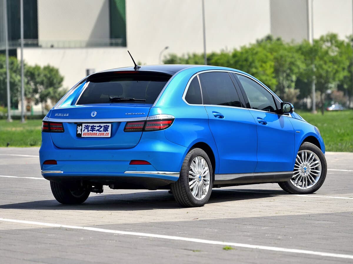 Denza 500 I — 3/4 arxadan