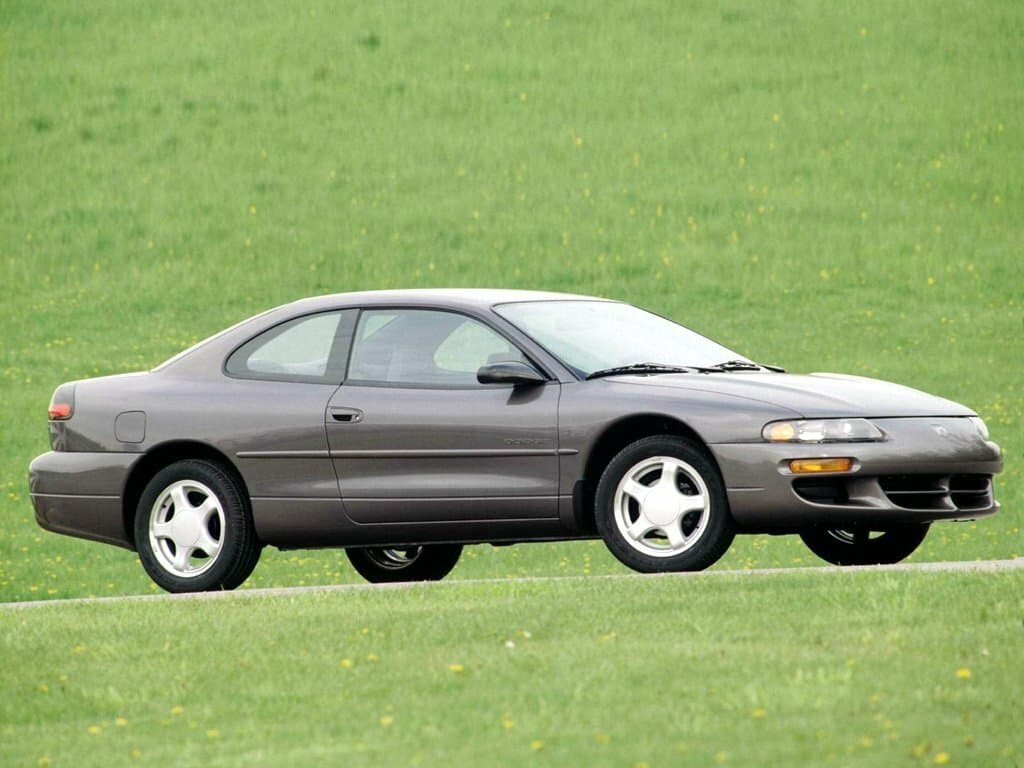 Dodge Avenger I — Yandan