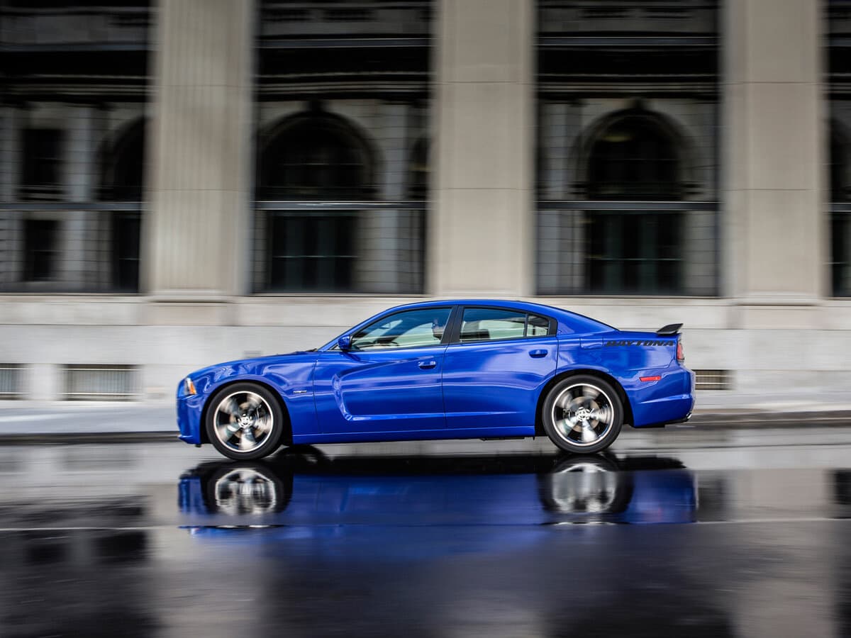 Dodge Charger VII (LD) — Yandan