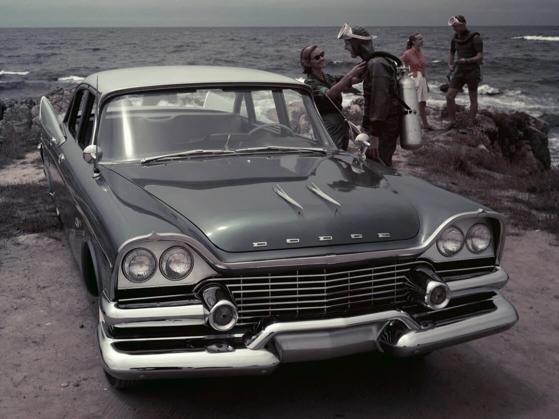 Dodge Custom Royal II — Öndən