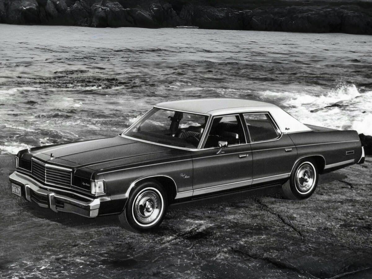 Dodge Monaco IV