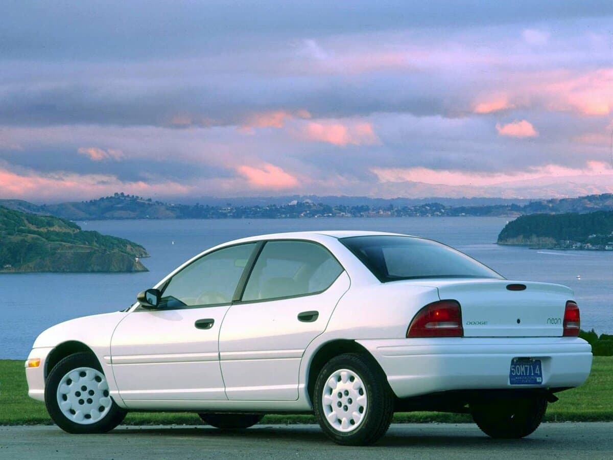 Dodge Neon I — 3/4 arxadan