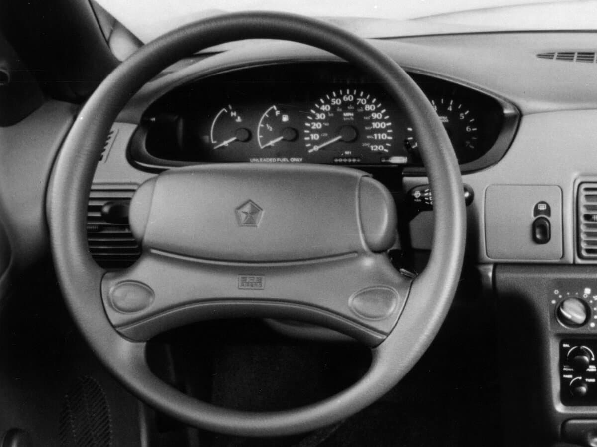 Dodge Neon I — Sükan