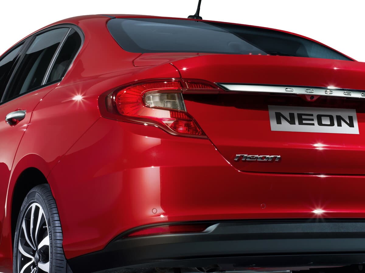 Dodge Neon III — Detal