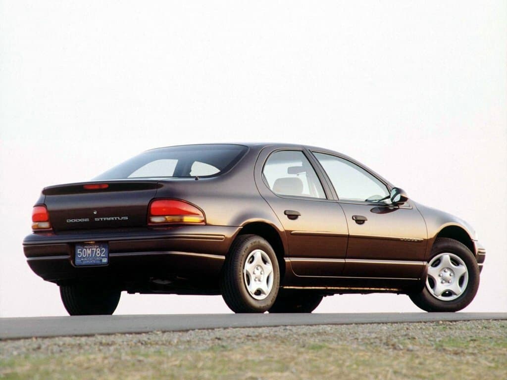 Dodge Stratus I — 3/4 arxadan