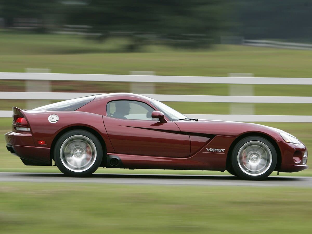 Dodge Viper IV — Yandan