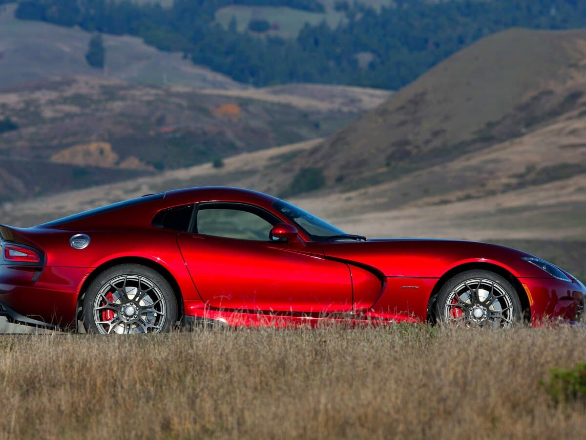 Dodge Viper V — Yandan
