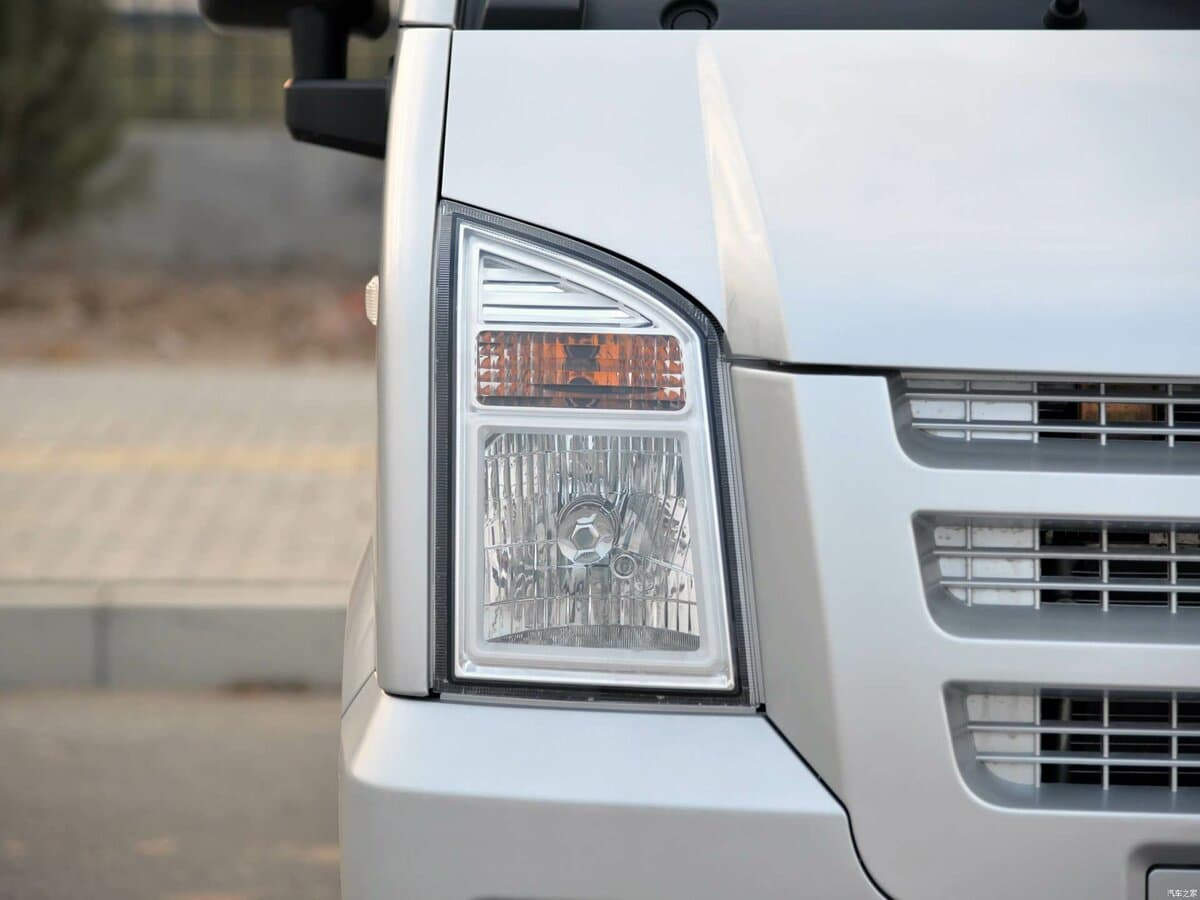 Dongfeng C36 I — Fara