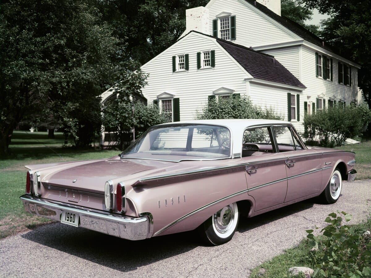 Edsel Ranger II — 3/4 arxadan