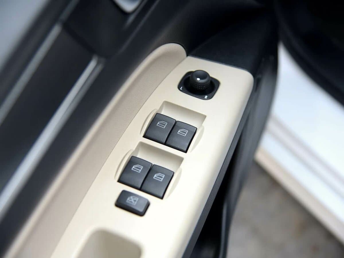 FAW Besturn B30 I — Qapı