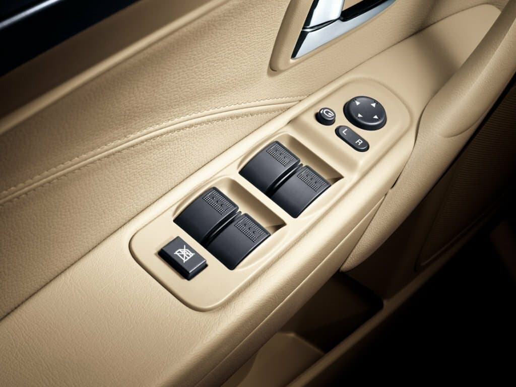 FAW Besturn B70 I — Qapı