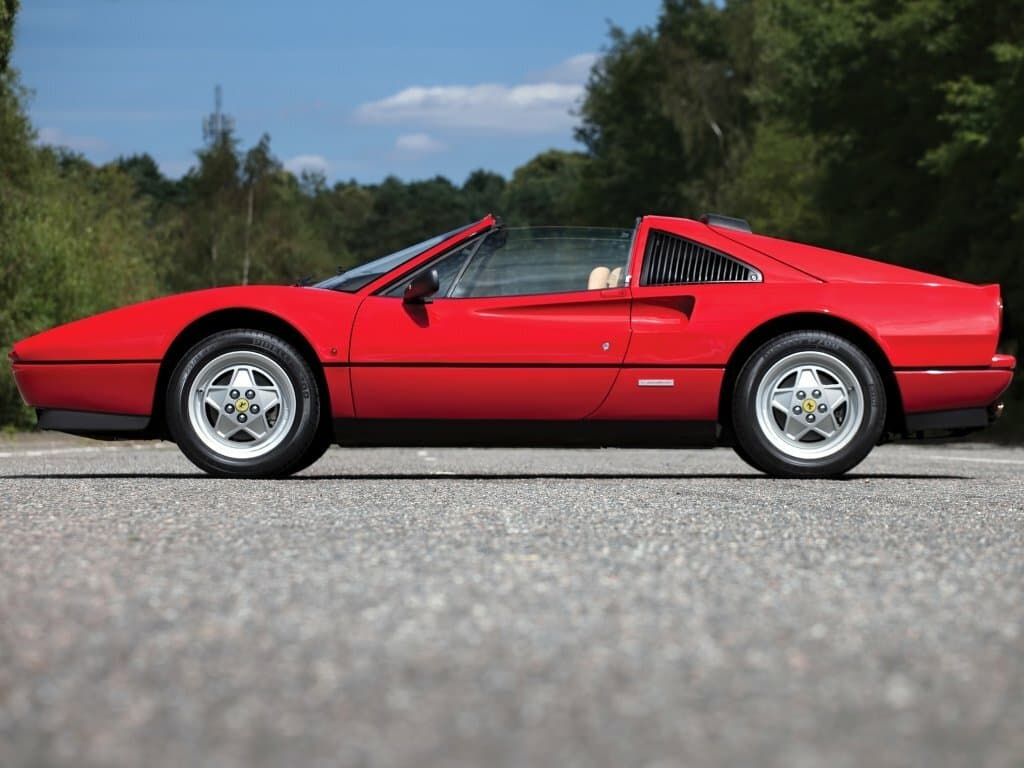 Ferrari 328 1985 – 1989 — Yandan
