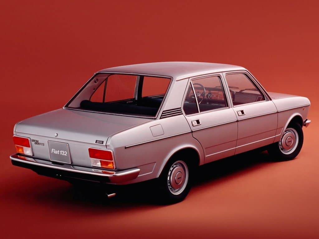 Fiat 132 1972 – 1982 — 3/4 arxadan