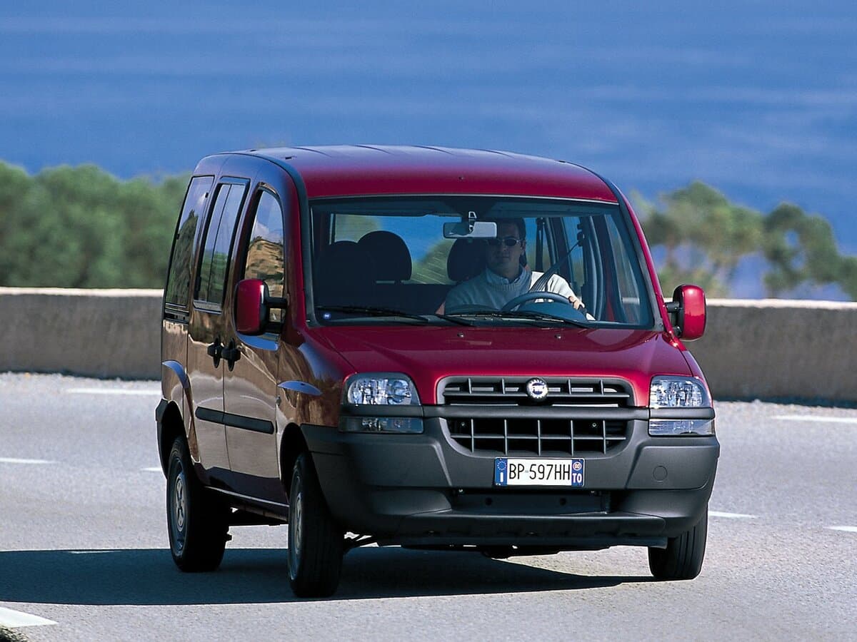 Fiat Doblo I — Öndən